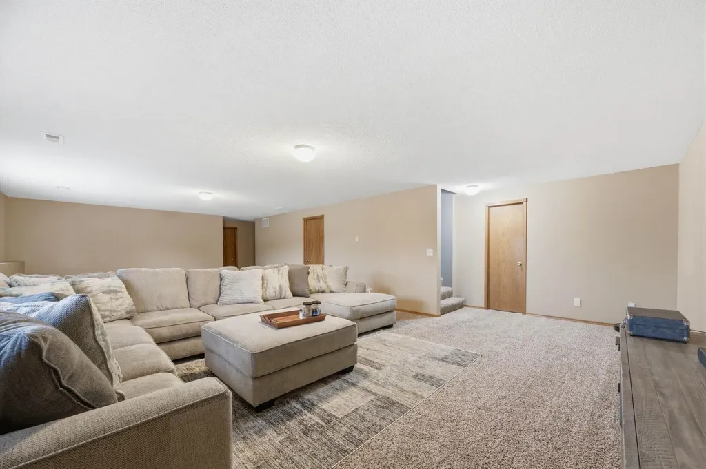 715 E Rolling View Drive Park City KS 67147