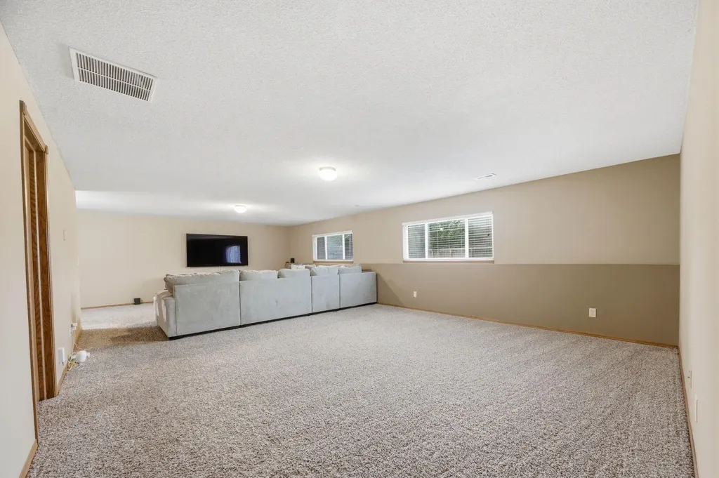 715 E Rolling View Drive Park City KS 67147