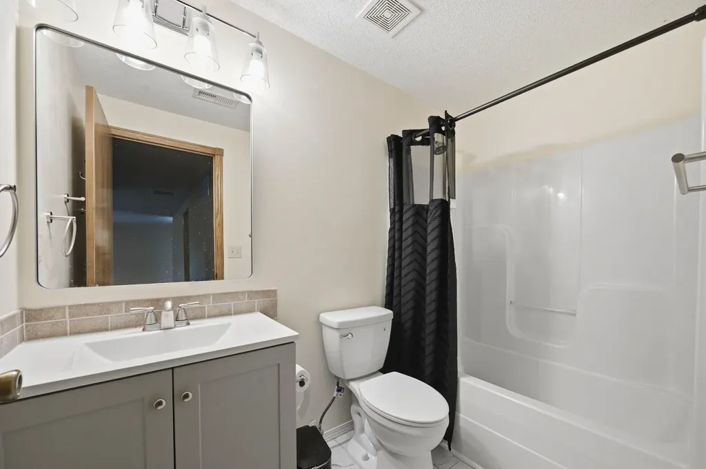 715 E Rolling View Drive Park City KS 67147
