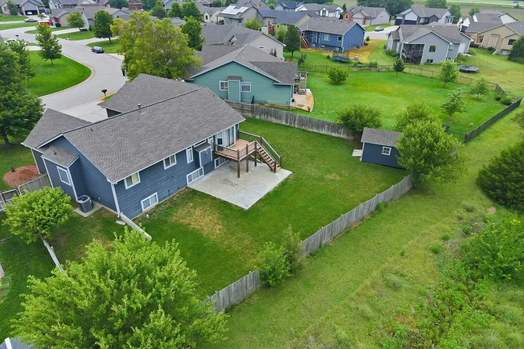 715 E Rolling View Drive Park City KS 67147