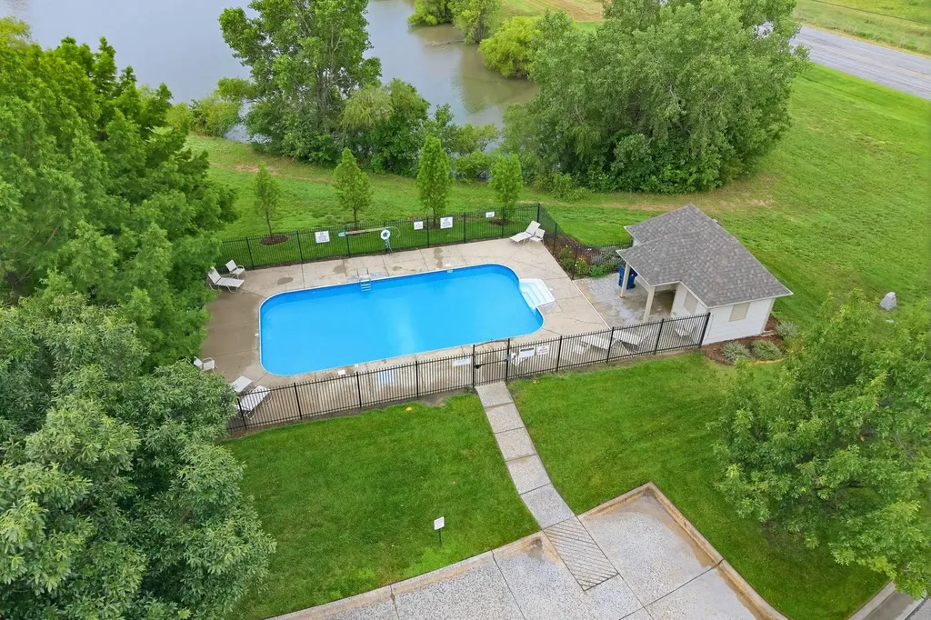 715 E Rolling View Drive Park City KS 67147