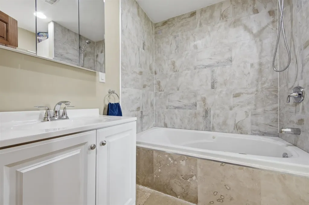 5331 W Robinson Wichita KS 67212