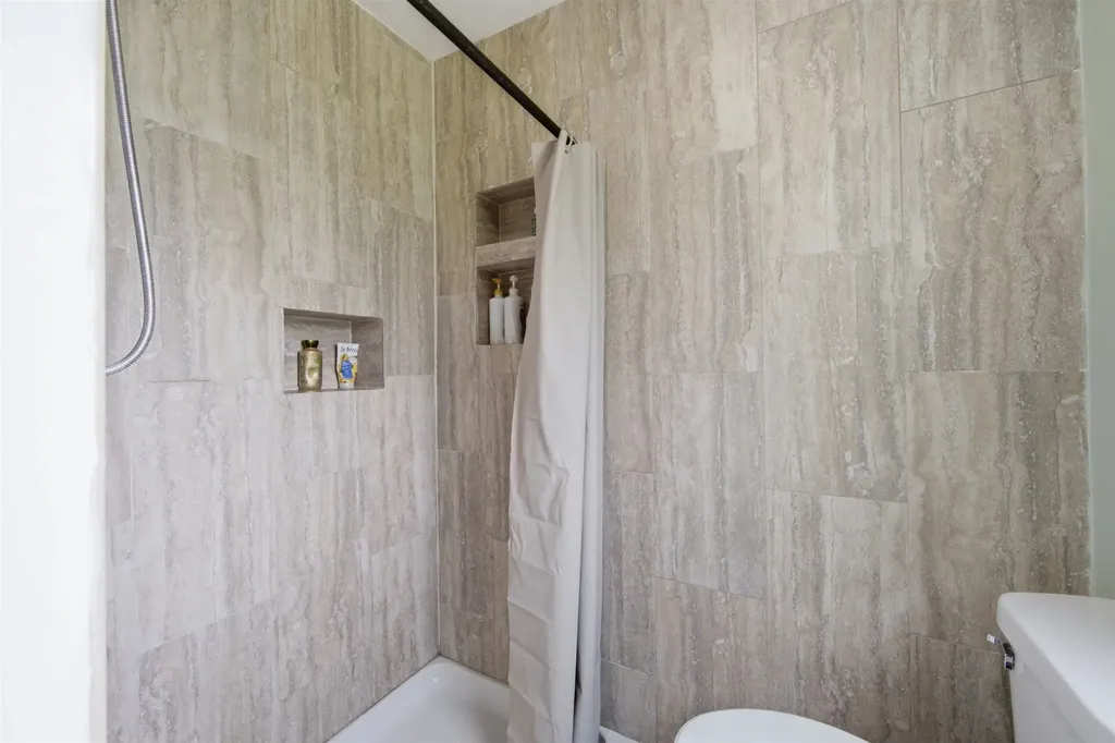5331 W Robinson Wichita KS 67212