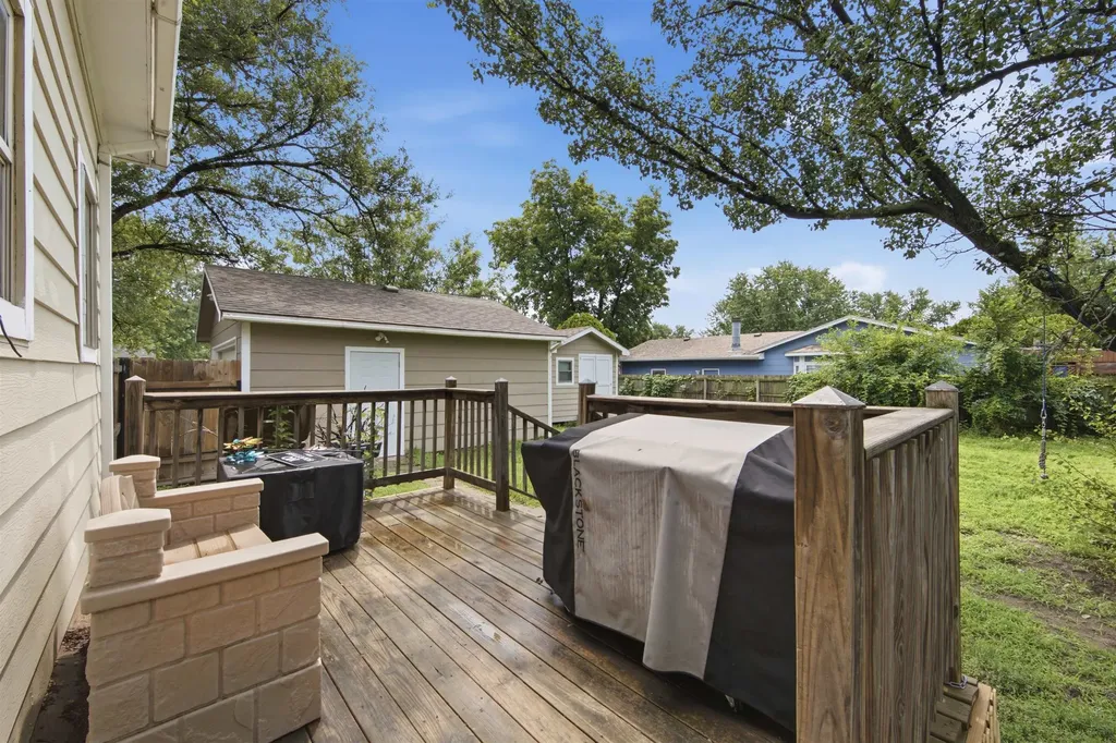 5331 W Robinson Wichita KS 67212