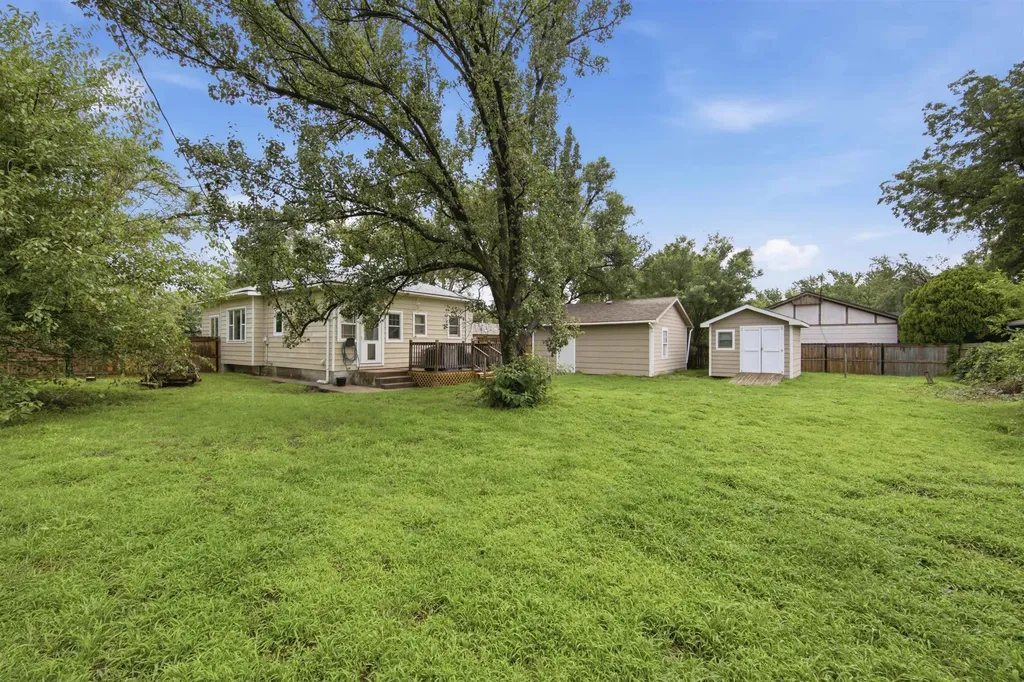 5331 W Robinson Wichita KS 67212