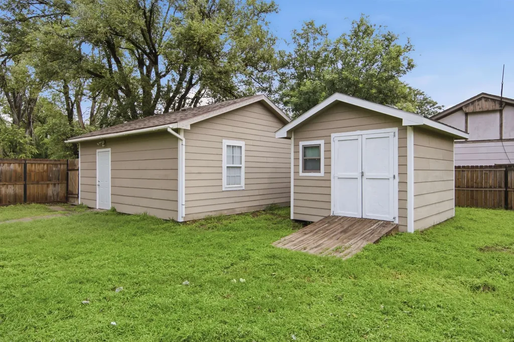 5331 W Robinson Wichita KS 67212