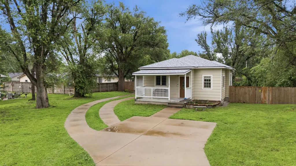 5331 W Robinson Wichita KS 67212