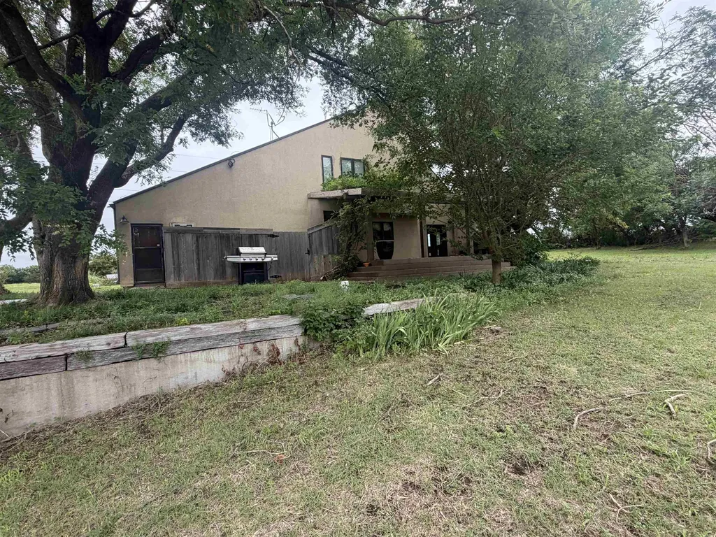 399 S Seneca Wellington KS 67152