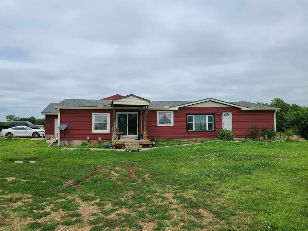 10716 212th Winfield KS 67156