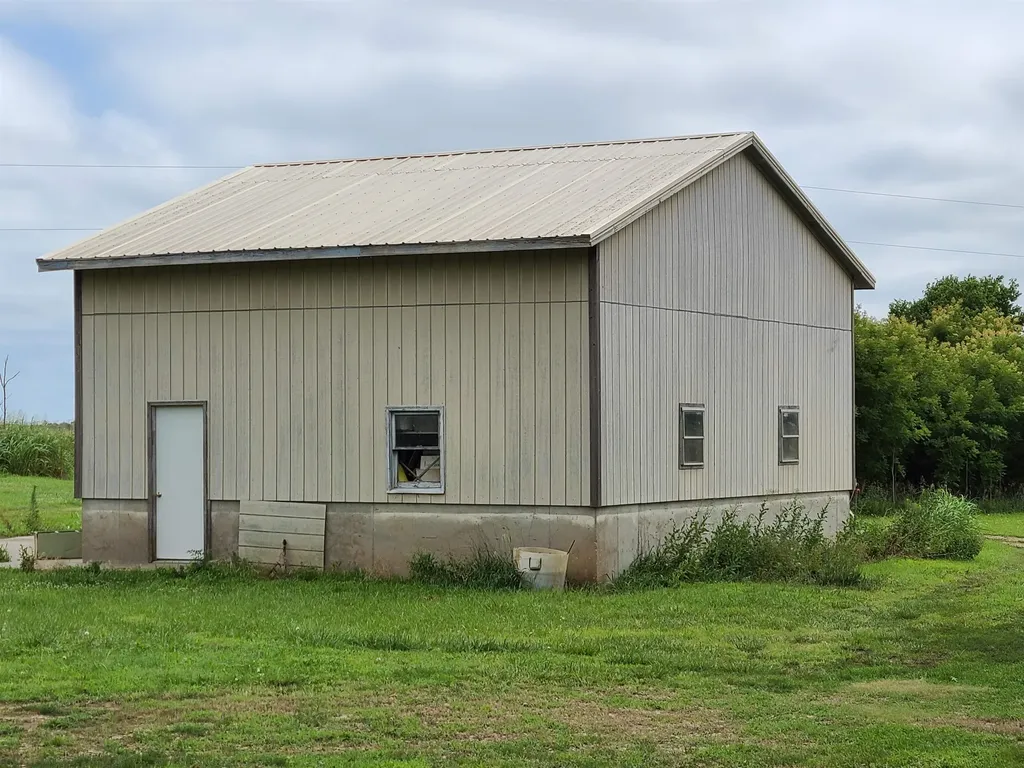10716 212th Winfield KS 67156