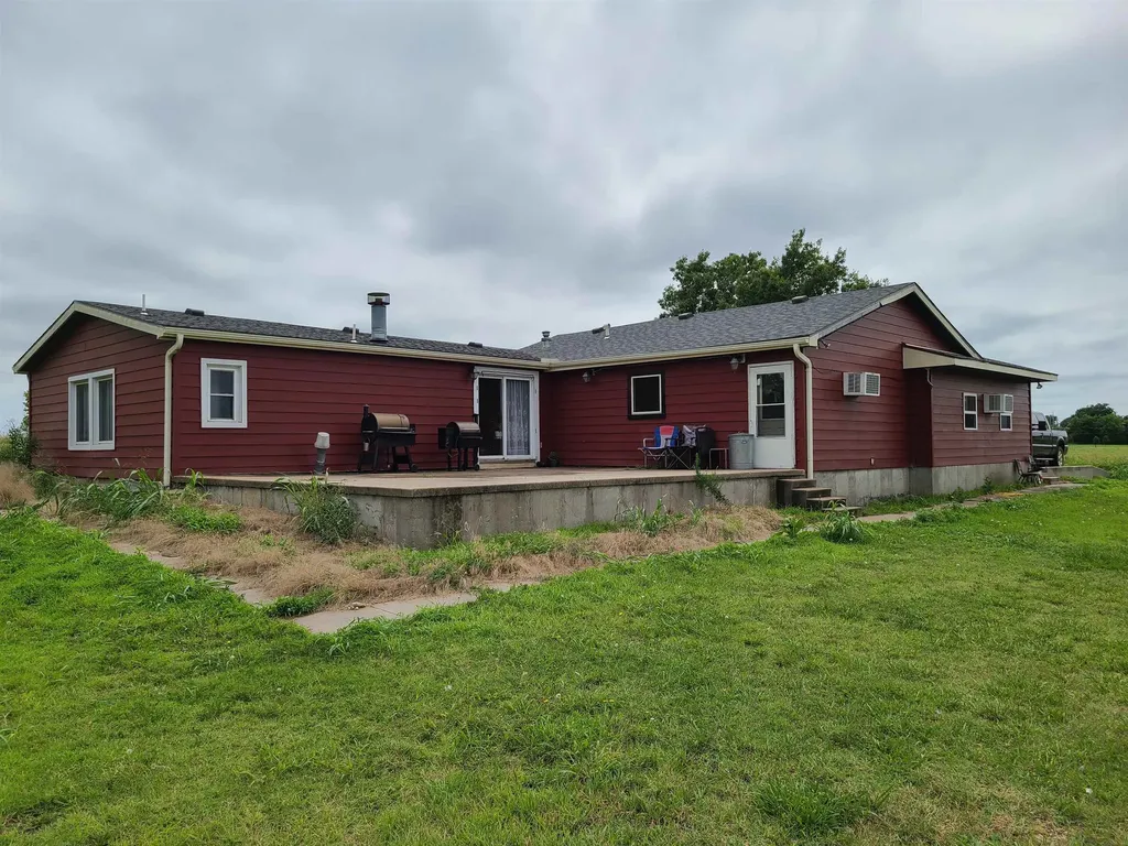 10716 212th Winfield KS 67156