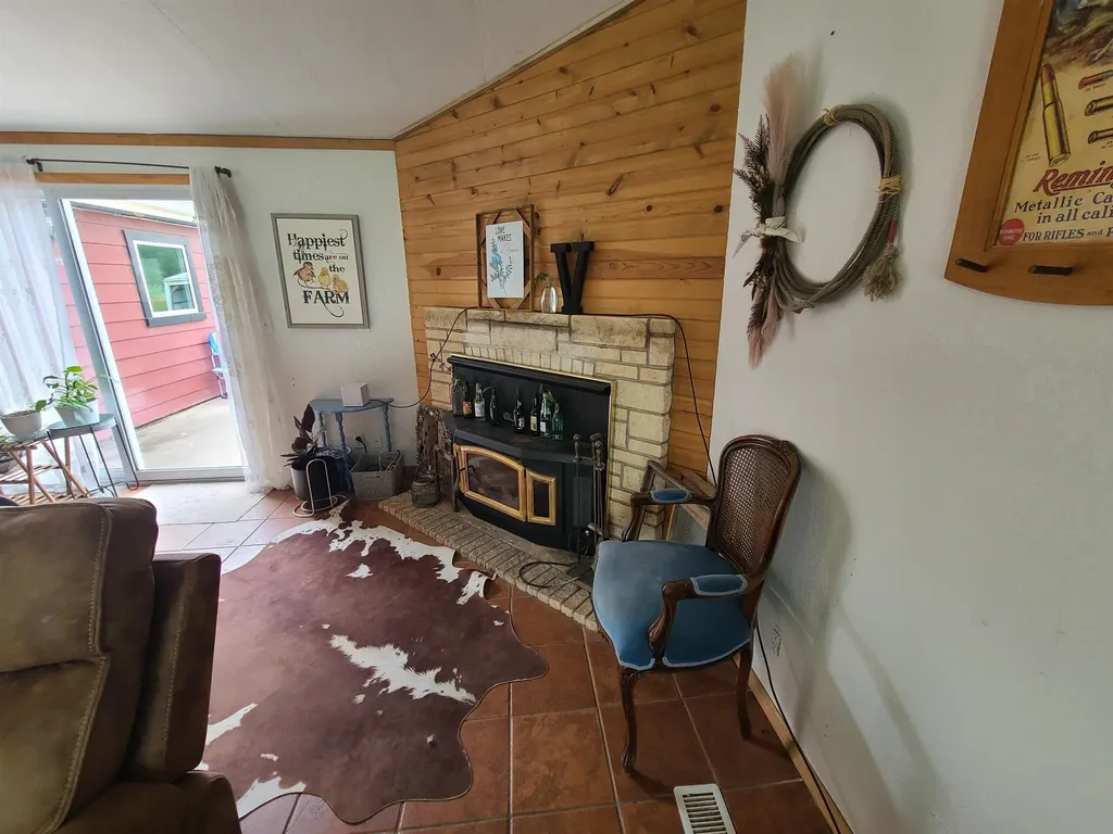 10716 212th Winfield KS 67156