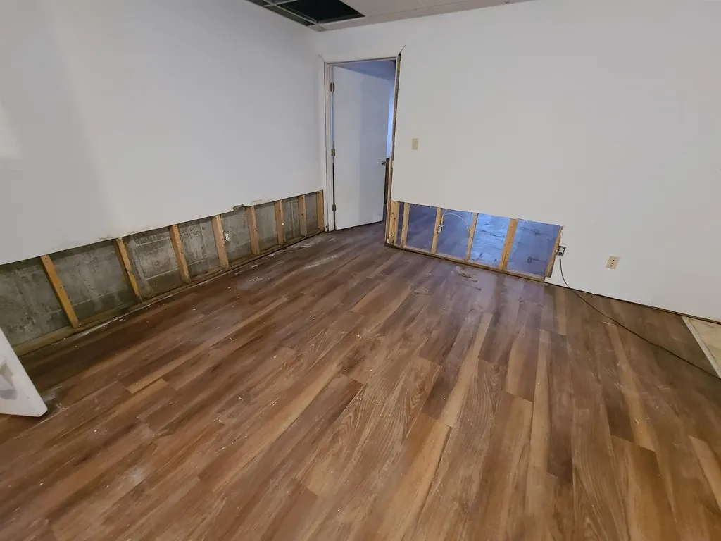 10716 212th Winfield KS 67156