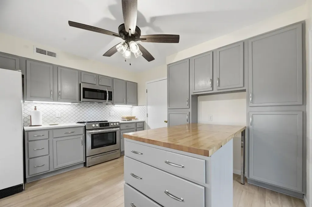 7006 E Stonegate Street Wichita KS 67206