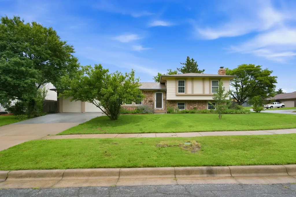 7006 E Stonegate Street Wichita KS 67206
