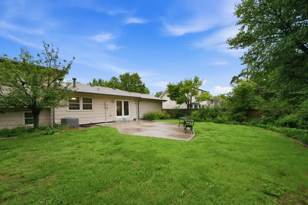 7006 E Stonegate Street Wichita KS 67206
