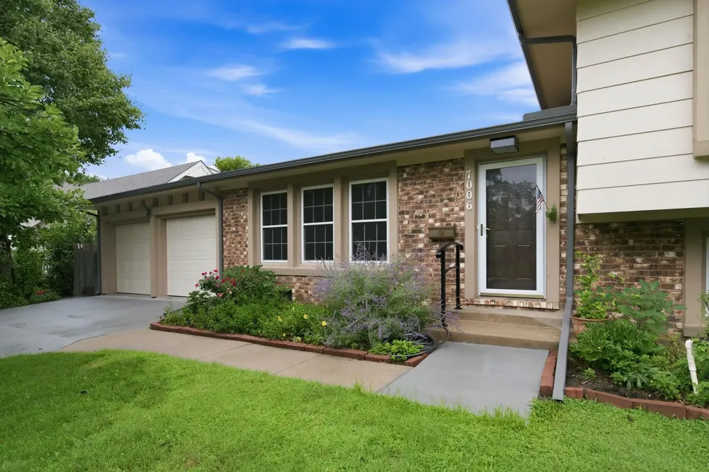 7006 E Stonegate Street Wichita KS 67206