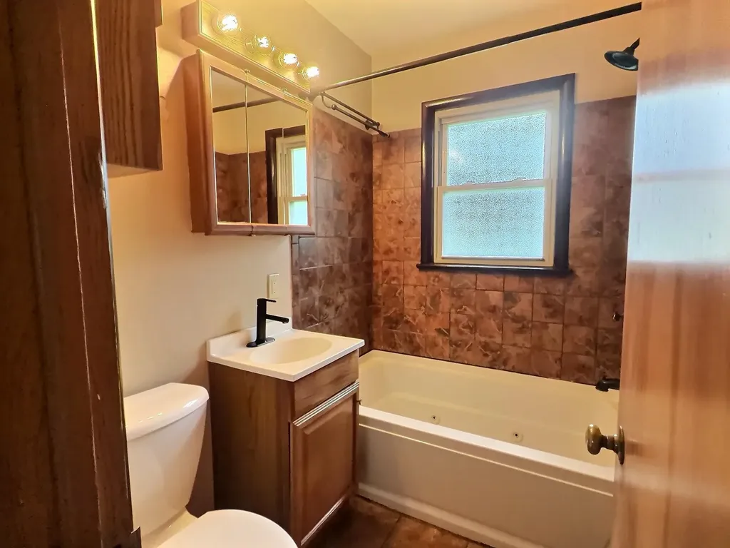 2048 S Ridgewood Wichita KS 67218
