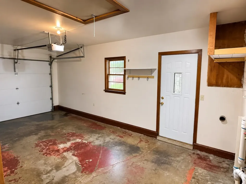 2048 S Ridgewood Wichita KS 67218