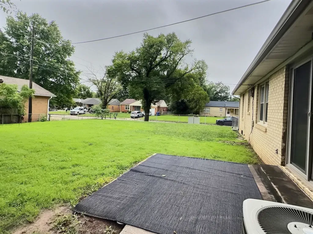 2048 S Ridgewood Wichita KS 67218