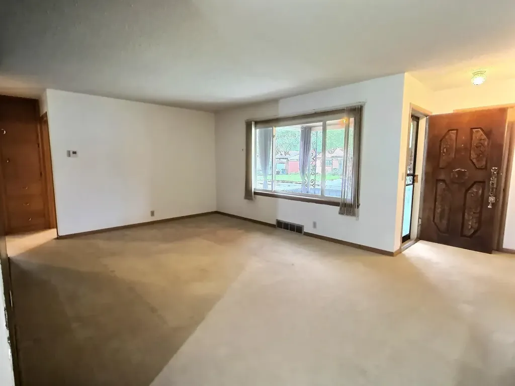 2048 S Ridgewood Wichita KS 67218