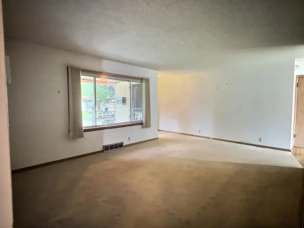 2048 S Ridgewood Wichita KS 67218