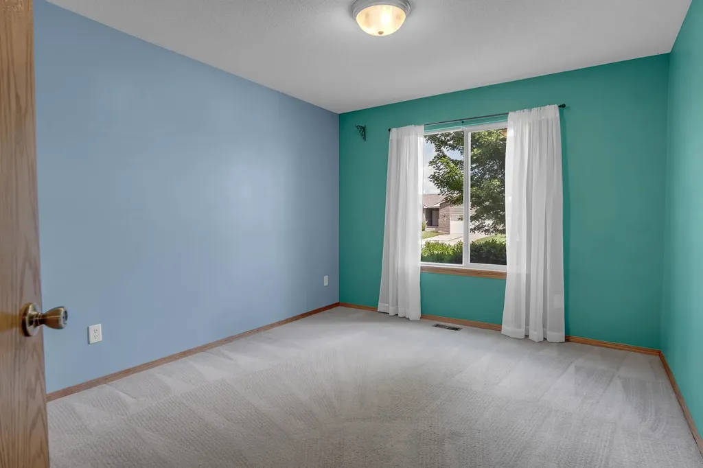 2115 Bristol Lane Newton KS 67114