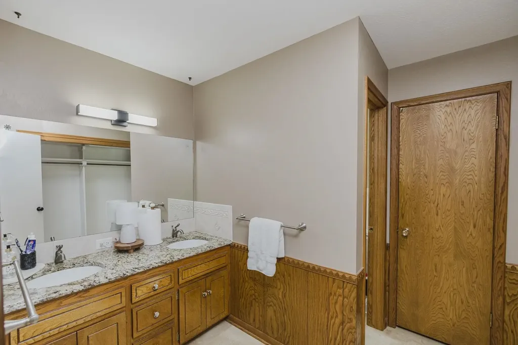1019 N Chipper Wichita KS 67212