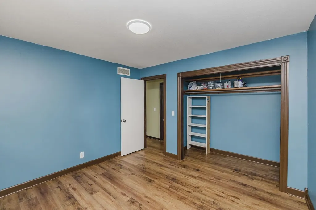 1019 N Chipper Wichita KS 67212
