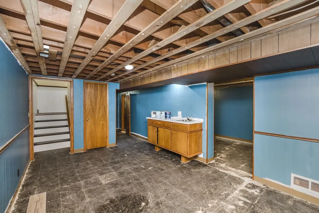 1019 N Chipper Wichita KS 67212