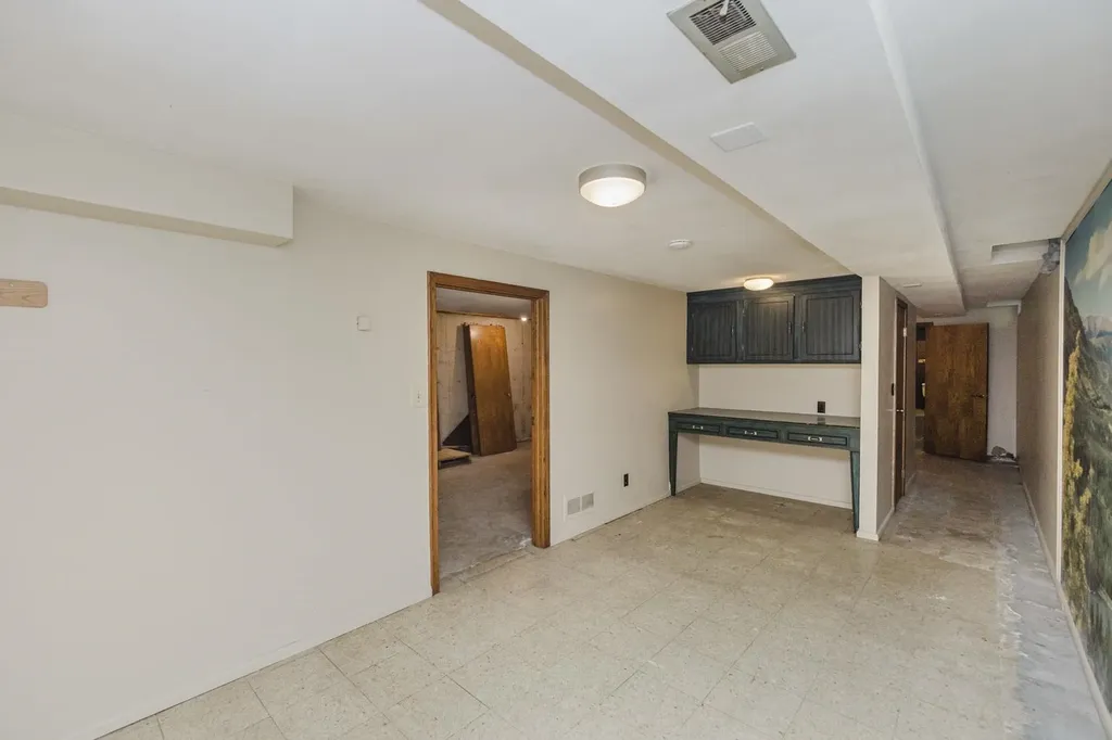 1019 N Chipper Wichita KS 67212