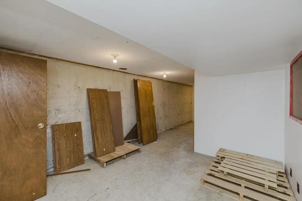 1019 N Chipper Wichita KS 67212