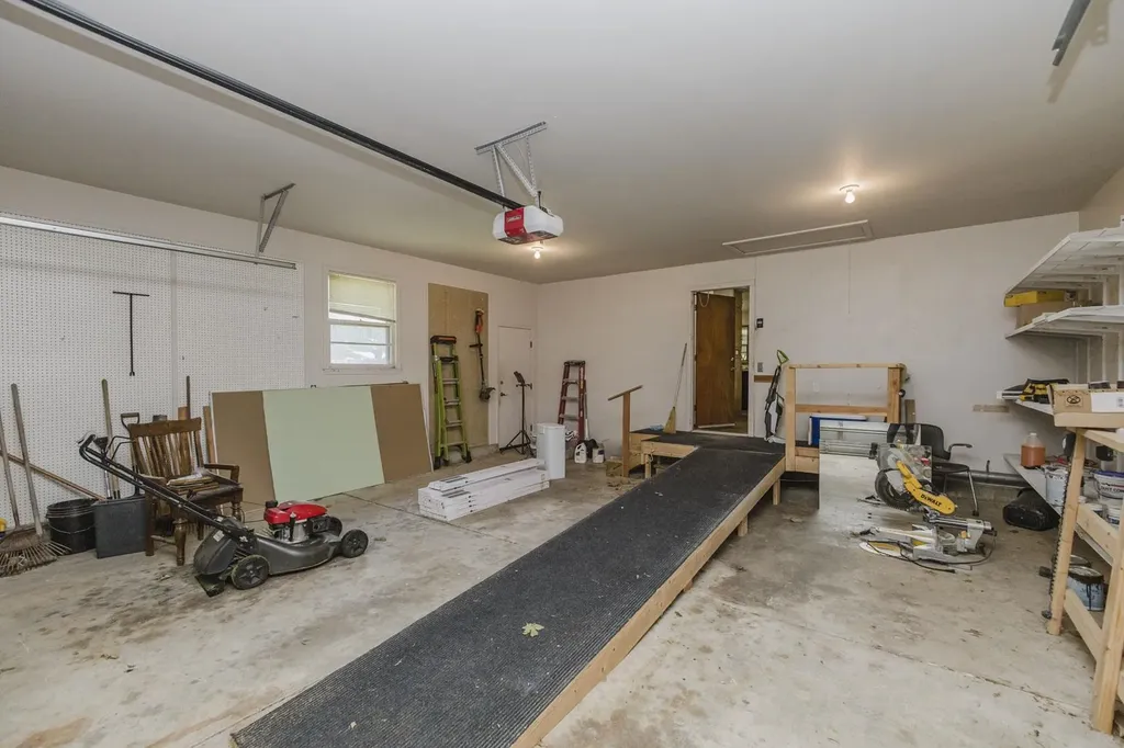 1019 N Chipper Wichita KS 67212