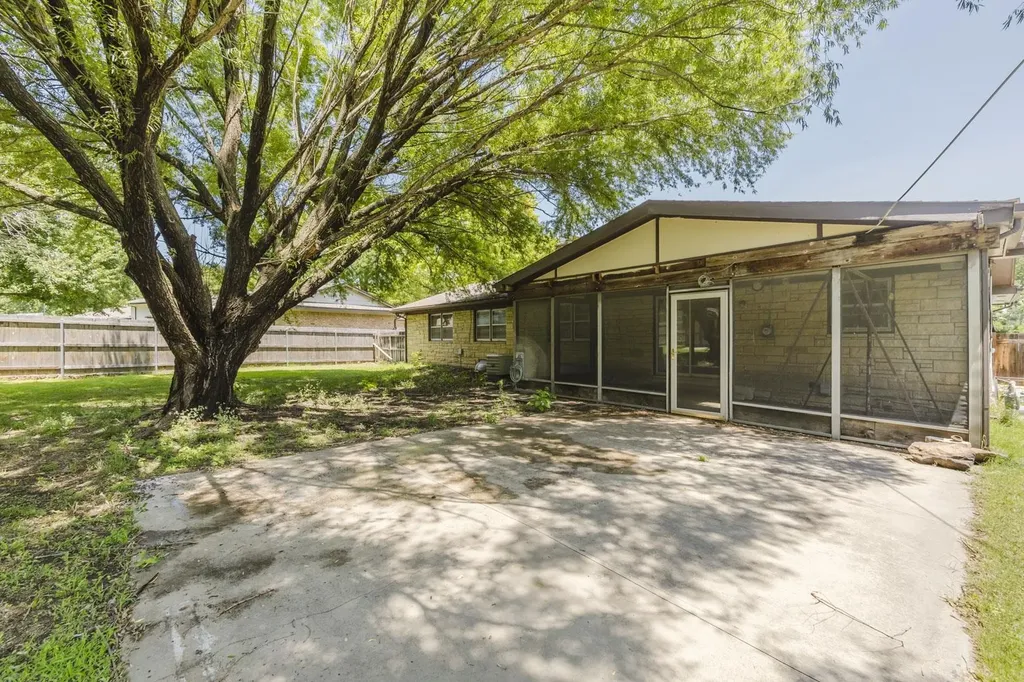 1019 N Chipper Wichita KS 67212