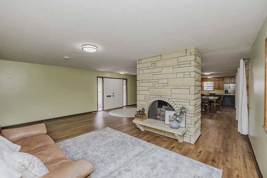 1019 N Chipper Wichita KS 67212