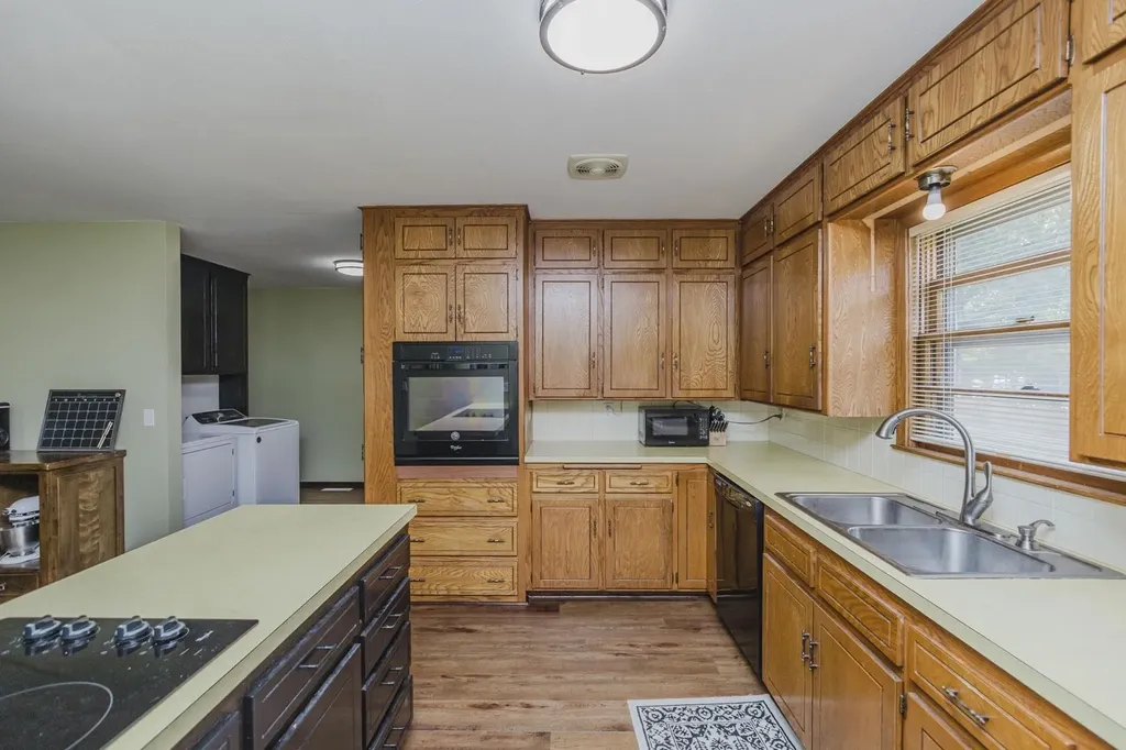 1019 N Chipper Wichita KS 67212