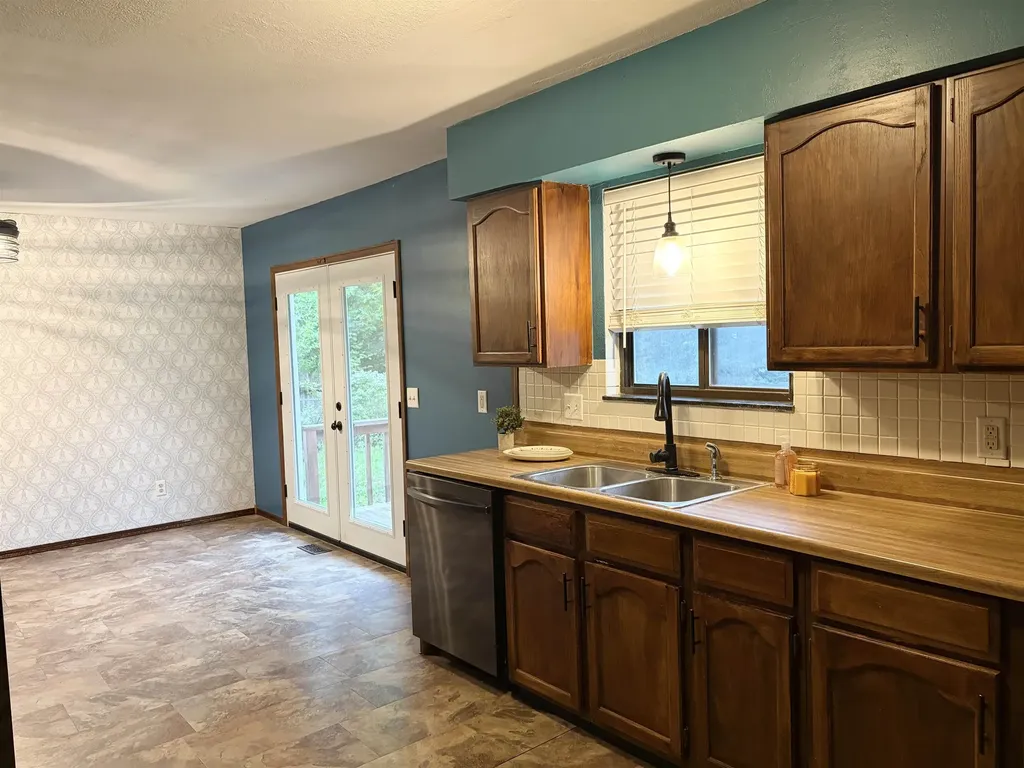 3307 Brookdale Road Augusta KS 67010