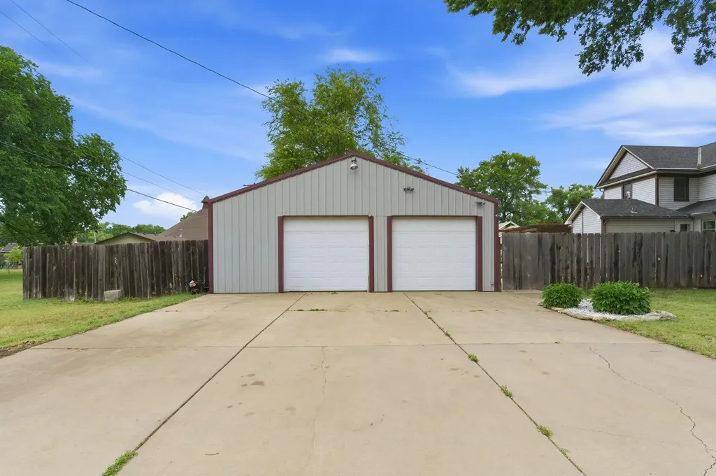 427 S Willow Street Douglass KS 67039