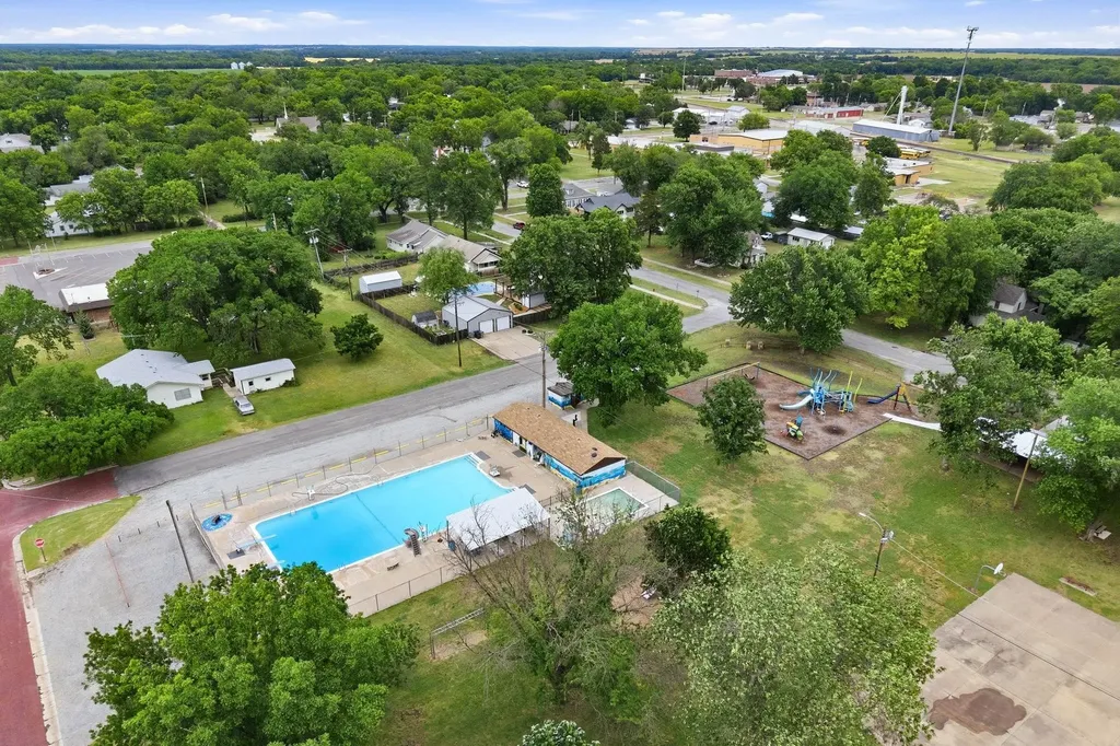 427 S Willow Street Douglass KS 67039