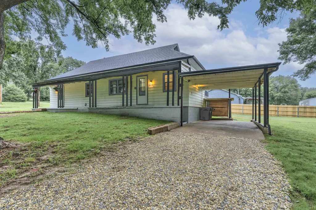 1701 E Chestnut Avenue Arkansas City KS 67005