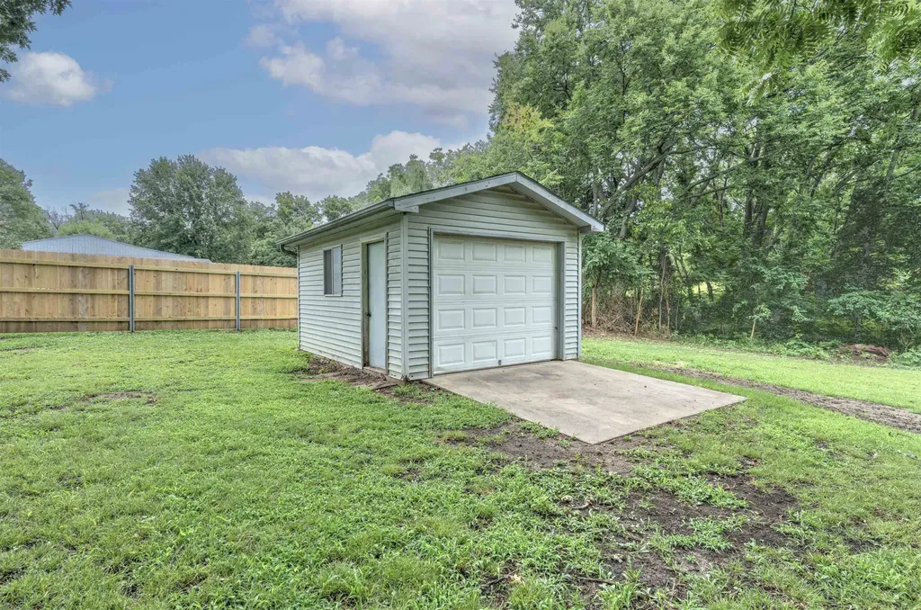 1701 E Chestnut Avenue Arkansas City KS 67005