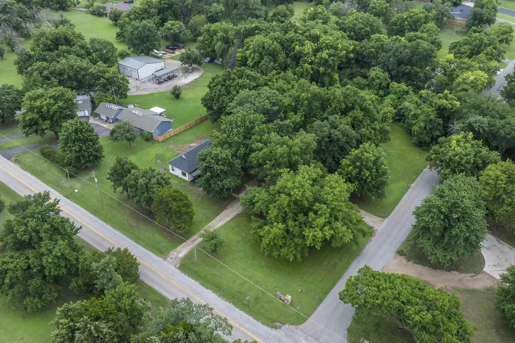 1701 E Chestnut Avenue Arkansas City KS 67005