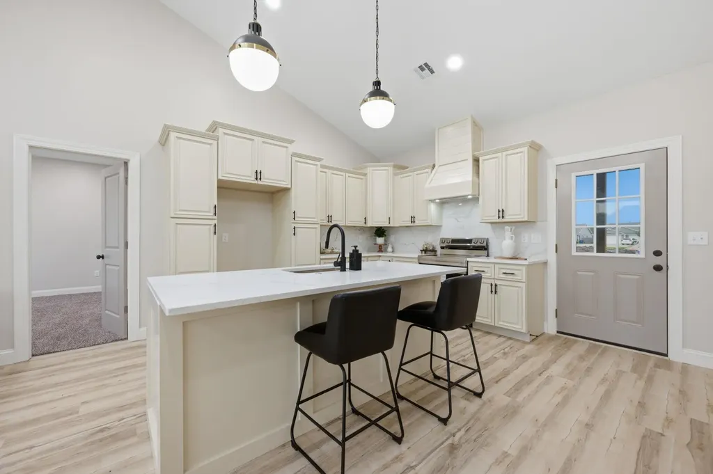 731 N Wakefield Avenue Valley Center KS 67147