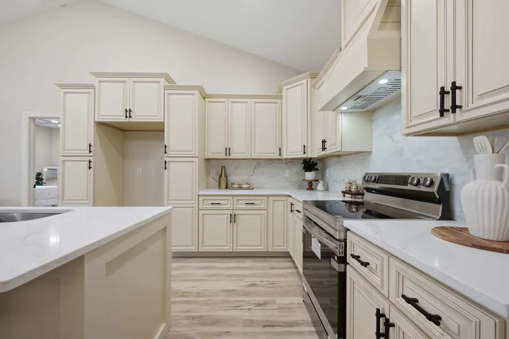 731 N Wakefield Avenue Valley Center KS 67147