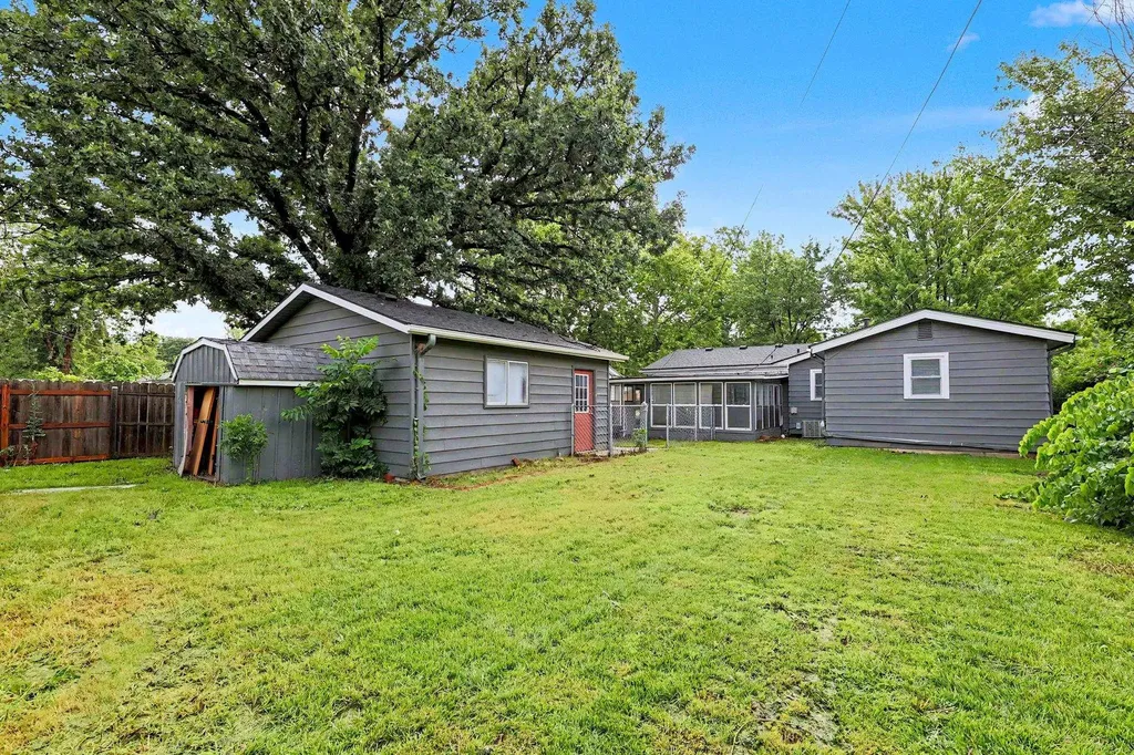 1819 N Westridge Wichita KS 67203