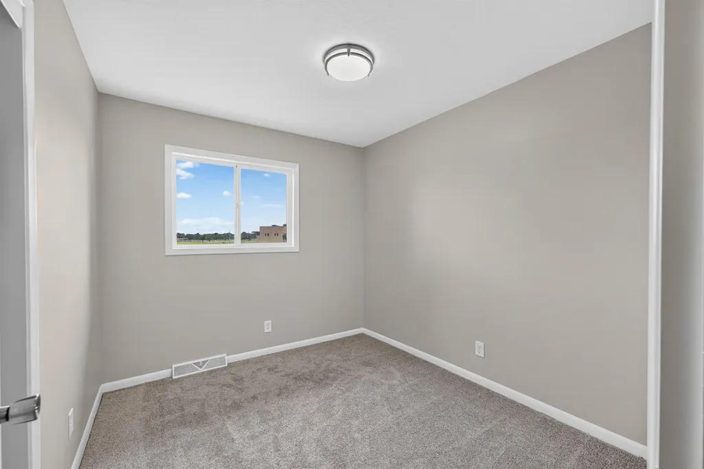 1124 N Country Acres Wichita KS 67212