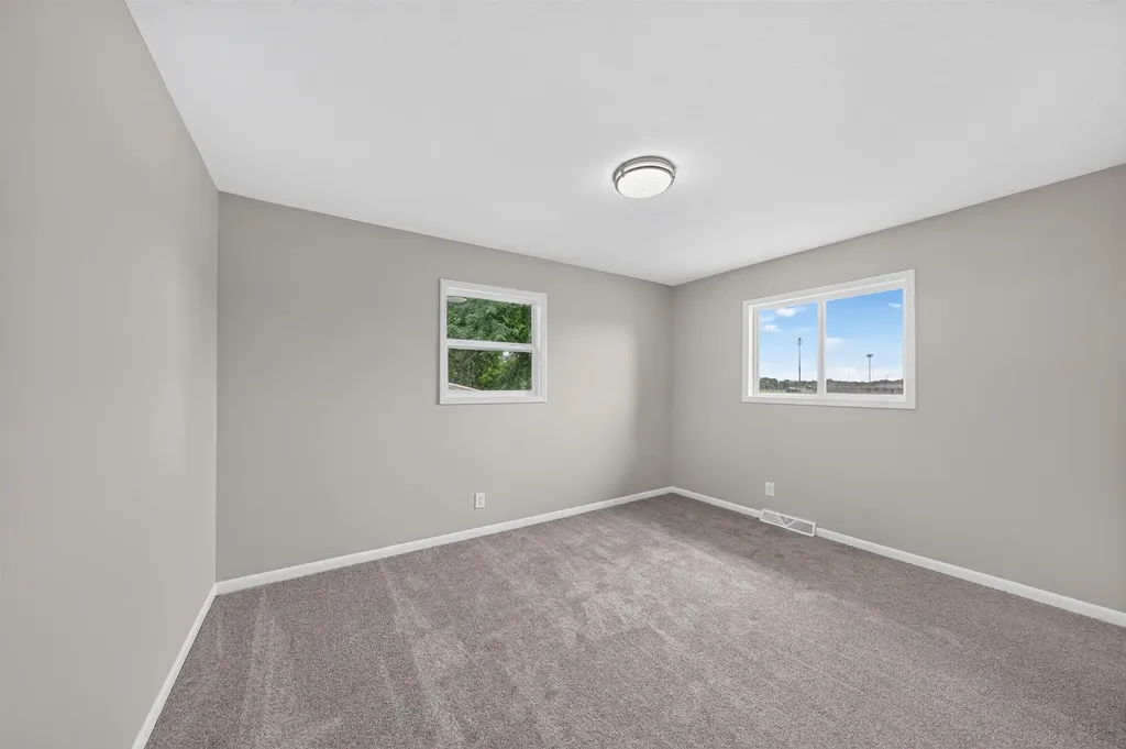 1124 N Country Acres Wichita KS 67212