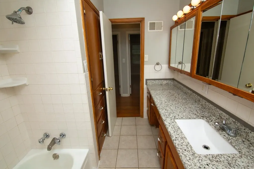 2046 N Payne Avenue Wichita KS 67203
