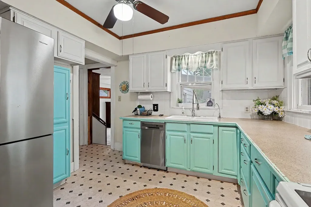 1044 N Perry Avenue Wichita KS 67203