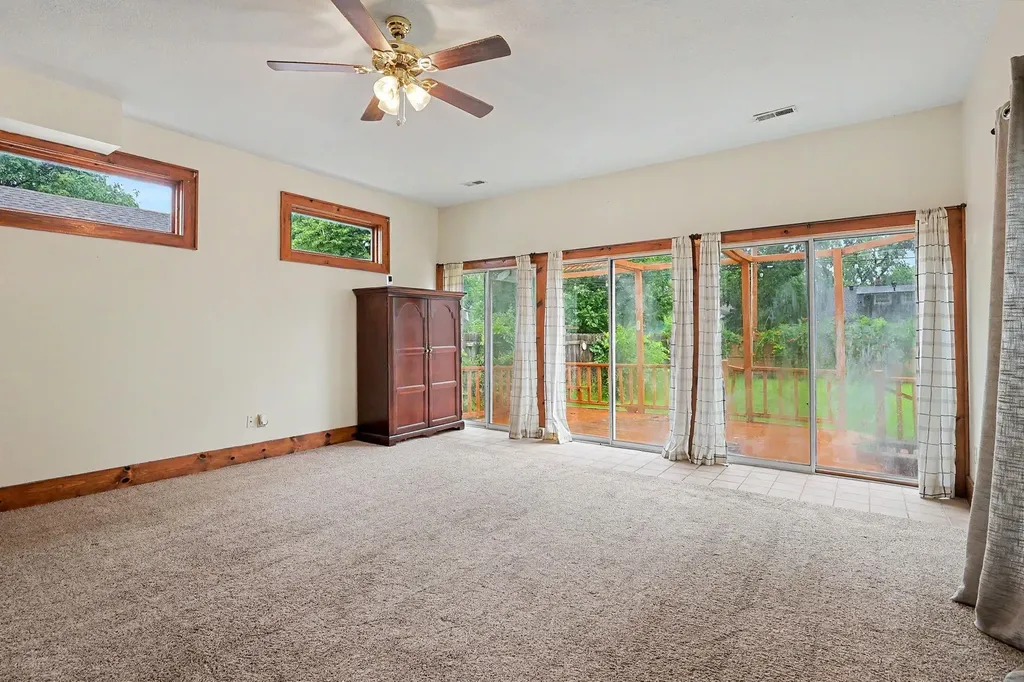 1044 N Perry Avenue Wichita KS 67203